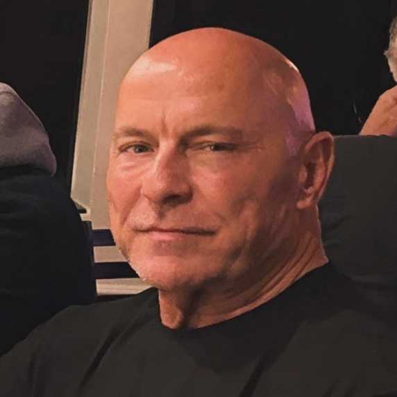 Alan Holcombe's headshot